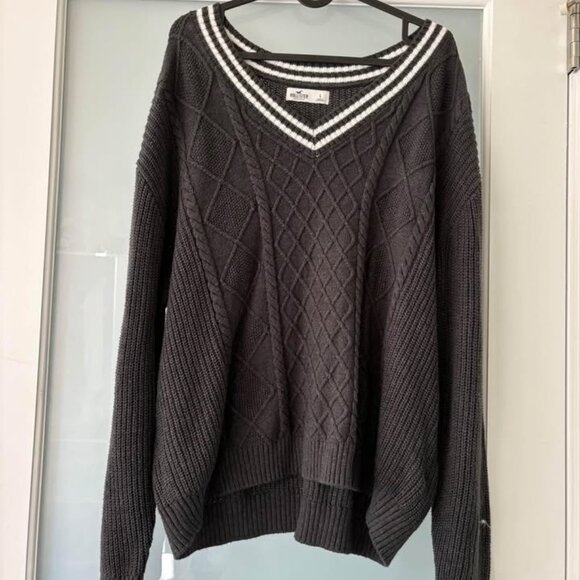 Hollister Grey V-Neck Sweater - Picture 3 of 4